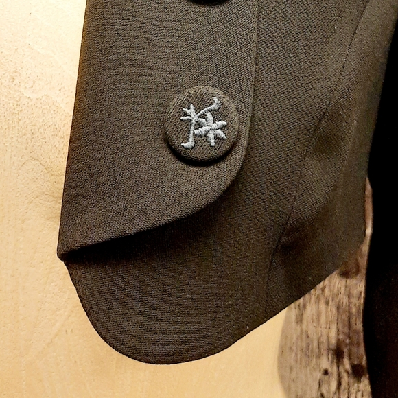 Bolero A La Napoleon Cropped Suit Jacket - Picture 3 of 6